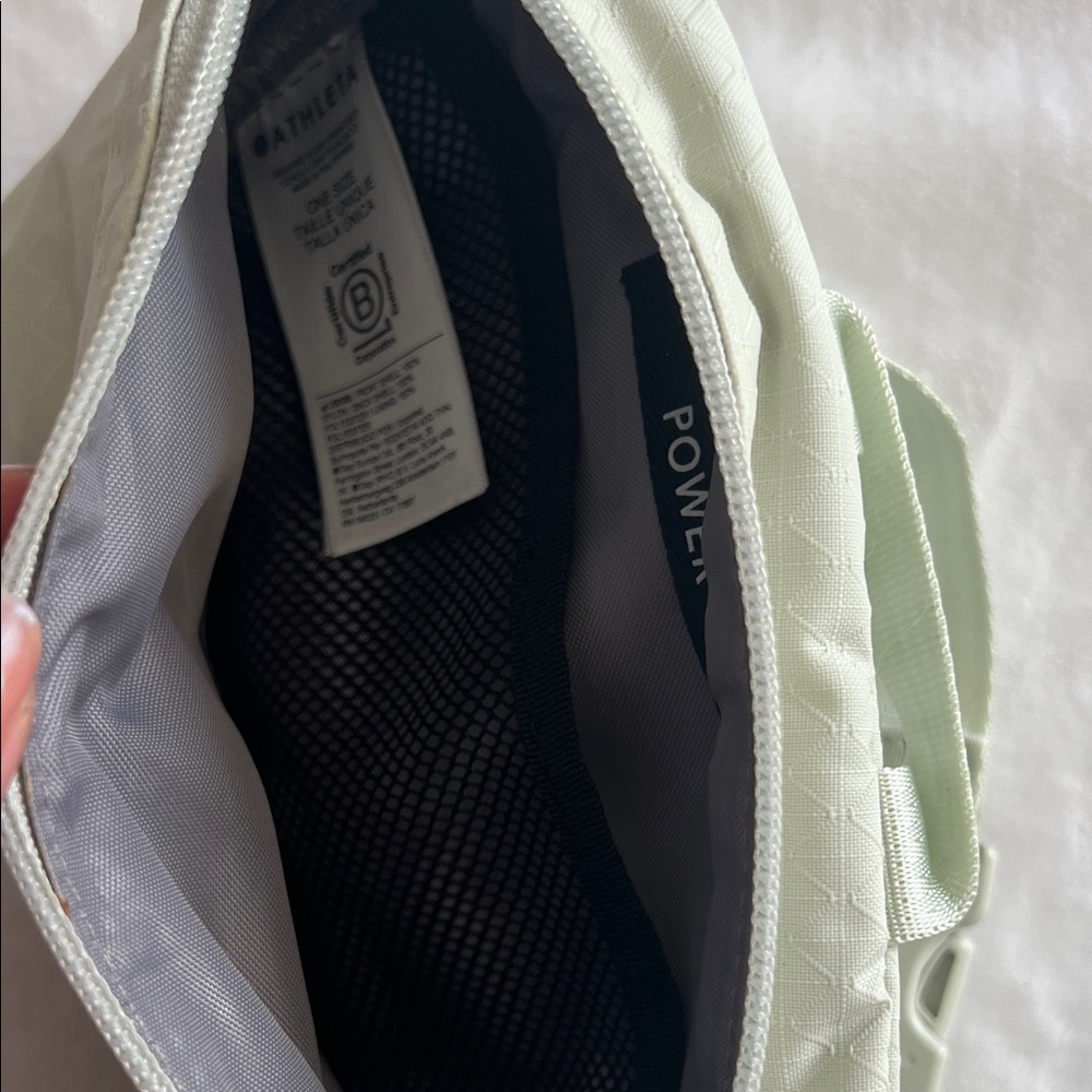 Athleta Belt Bag in Light Green - Picture 3 of 5